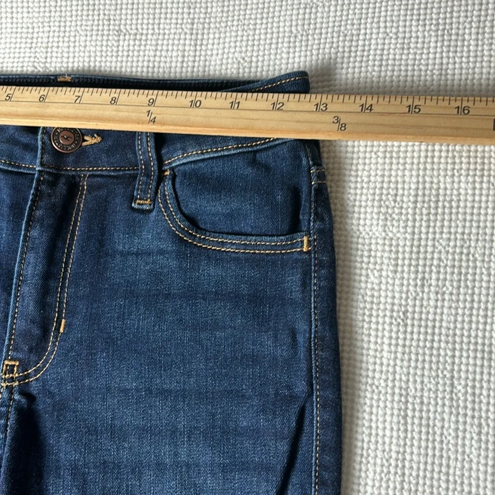 Hollister High Rise Flare Dark Wash Jeans with Stretch Jeans Size 4 Short (27 S) - Picture 6 of 12